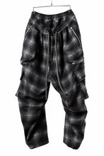 画像をギャラリービューアに読み込む, A.F ARTEFACT HEM-STRING WIDE CARGO PANTS / OMBRE FLANNEL(BLACK x WHITE)