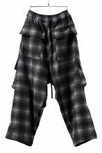 画像をギャラリービューアに読み込む, A.F ARTEFACT HEM-STRING WIDE CARGO PANTS / OMBRE FLANNEL(BLACK x WHITE)
