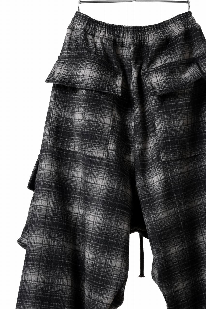 画像をギャラリービューアに読み込む, A.F ARTEFACT HEM-STRING WIDE CARGO PANTS / OMBRE FLANNEL(BLACK x WHITE)