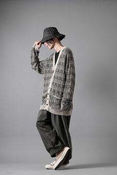 画像をギャラリービューアに読み込む, YUTA MATSUOKA v neck knit cardigan / hemp &amp; EU linen links knit (ecru)