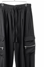 画像をギャラリービューアに読み込む, thom/krom RELAXED FIT CARGO TROUSERS / ELASTIC VISCOSE (BLACK)