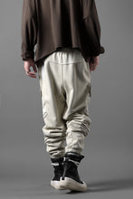 画像をギャラリービューアに読み込む, Ten c SWEAT PANTS / GARMENT DYED DIRECT FIXED DIAGONAL FLEECE + OJJ 11oz (BEIGE)