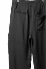 画像をギャラリービューアに読み込む, thom/krom RELAXED FIT CARGO TROUSERS / ELASTIC VISCOSE (BLACK)