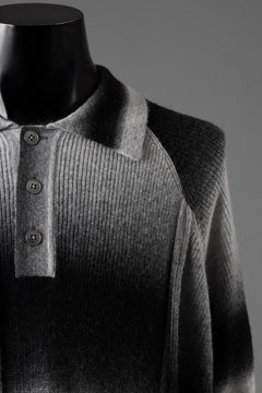 画像をギャラリービューアに読み込む, Feng Chen Wang DECONSTRUCTED GRADIENT KNIT-POLO (GREY TONE/MULTI)