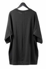 画像をギャラリービューアに読み込む, thom/krom RELAXED FIT SHORT SLEEVE TEE / COTTON JERSEY (BLACK)