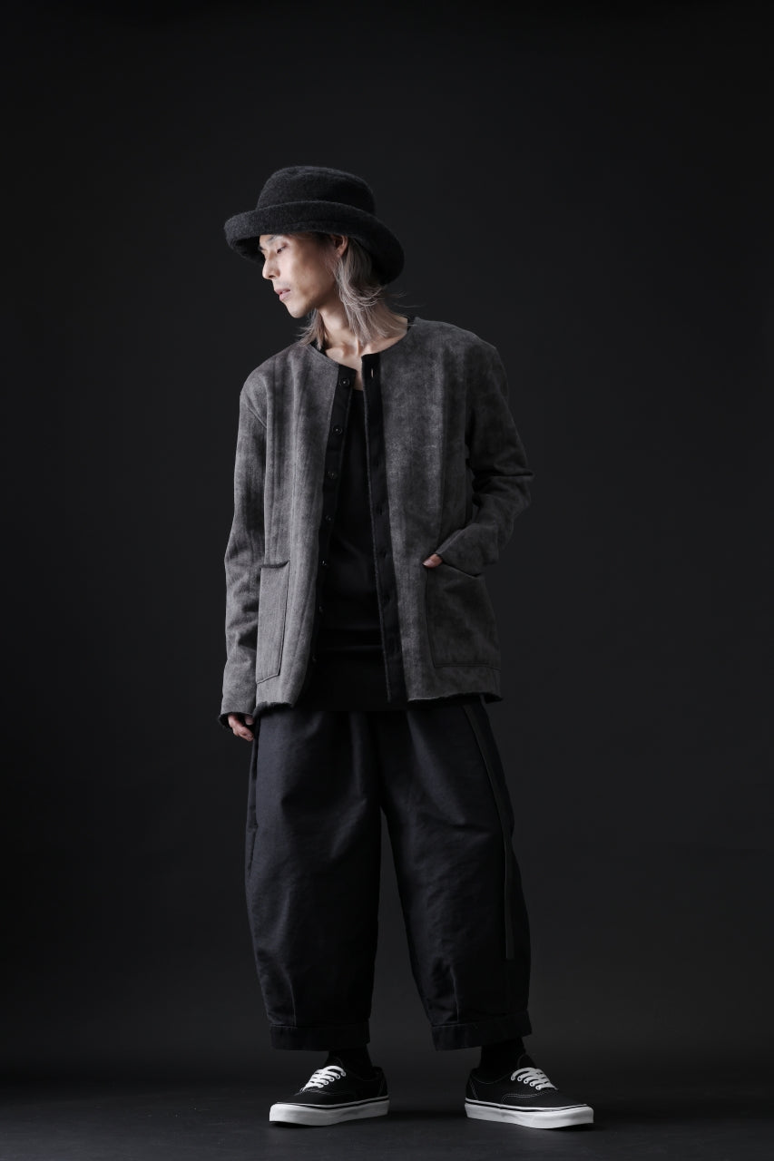 Load image into Gallery viewer, KLASICA GOSSE TWO TUCKED TROUSERS / SURPHER DYED MOLE SKIN (DEEP SEA)
