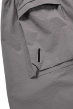 Load image into Gallery viewer, thom/krom ZIP DETAIL SHORTS / RIPSTOP STRETCH NYLON (ROCK)