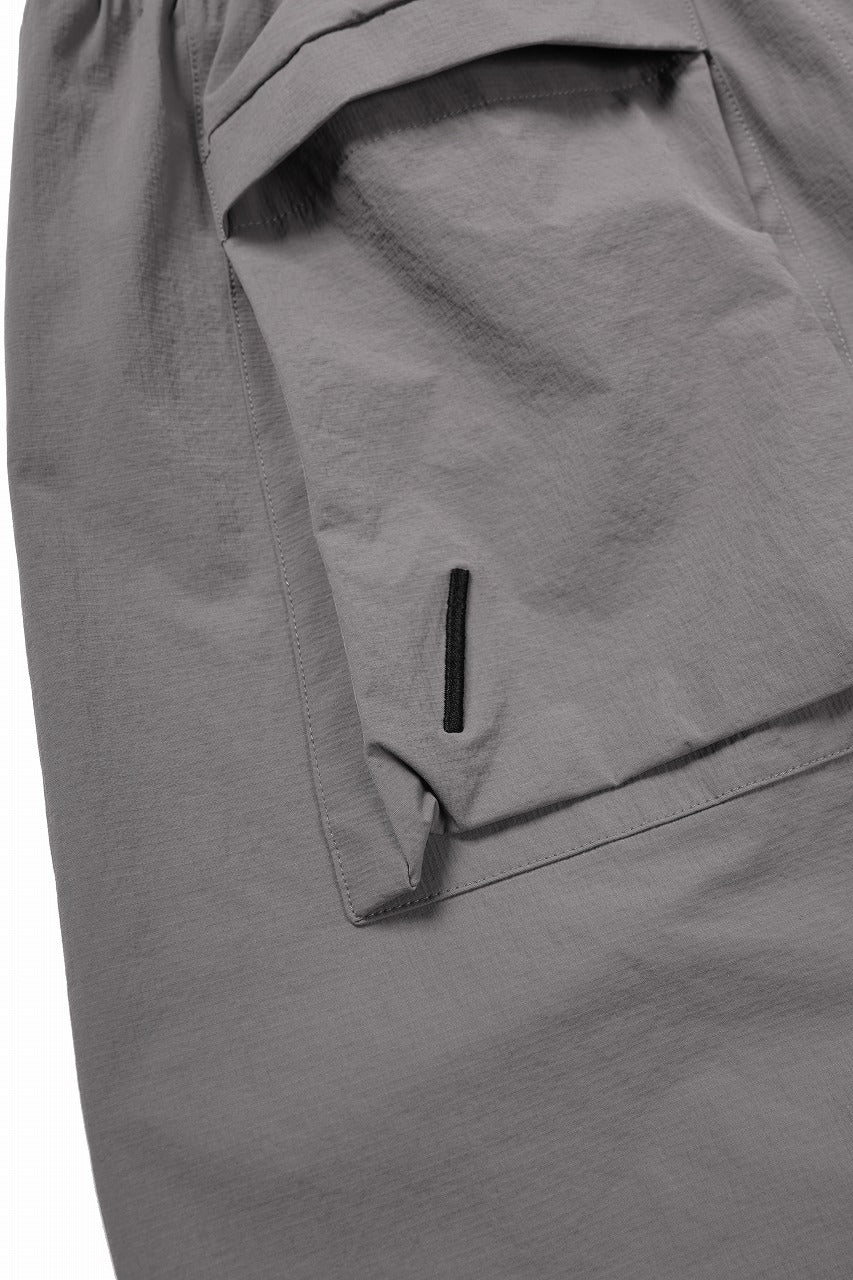 Load image into Gallery viewer, thom/krom ZIP DETAIL SHORTS / RIPSTOP STRETCH NYLON (ROCK)