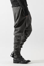 Load image into Gallery viewer, m.a+ elastic waist low crotch 2 pocket pants / P571/MJP1 (CARBON)
