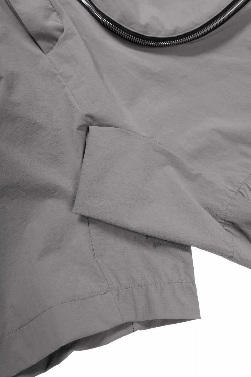 Load image into Gallery viewer, thom/krom ZIP DETAIL SHORTS / RIPSTOP STRETCH NYLON (ROCK)