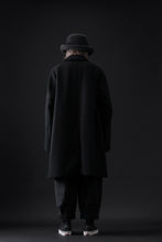 Load image into Gallery viewer, KLASICA GOSSE TWO TUCKED TROUSERS / SURPHER DYED MOLE SKIN (DEEP SEA)