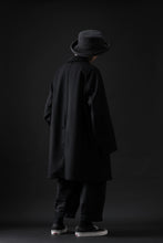 Load image into Gallery viewer, KLASICA GOSSE TWO TUCKED TROUSERS / SURPHER DYED MOLE SKIN (DEEP SEA)