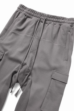 Load image into Gallery viewer, thom/krom MATMIX CARGO TROUSERS / STRUCTURED SOFT JERSEY (ROCK)