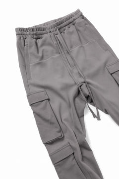 Load image into Gallery viewer, thom/krom MATMIX CARGO TROUSERS / STRUCTURED SOFT JERSEY (ROCK)