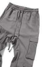 Load image into Gallery viewer, thom/krom MATMIX CARGO TROUSERS / STRUCTURED SOFT JERSEY (ROCK)