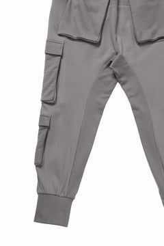 Load image into Gallery viewer, thom/krom MATMIX CARGO TROUSERS / STRUCTURED SOFT JERSEY (ROCK)