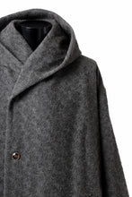 画像をギャラリービューアに読み込む, YUTA MATSUOKA wrap hooded coat / quill texture wool (dark gray)