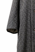 画像をギャラリービューアに読み込む, YUTA MATSUOKA wrap hooded coat / quill texture wool (dark gray)