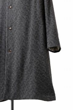 画像をギャラリービューアに読み込む, YUTA MATSUOKA wrap hooded coat / quill texture wool (dark gray)