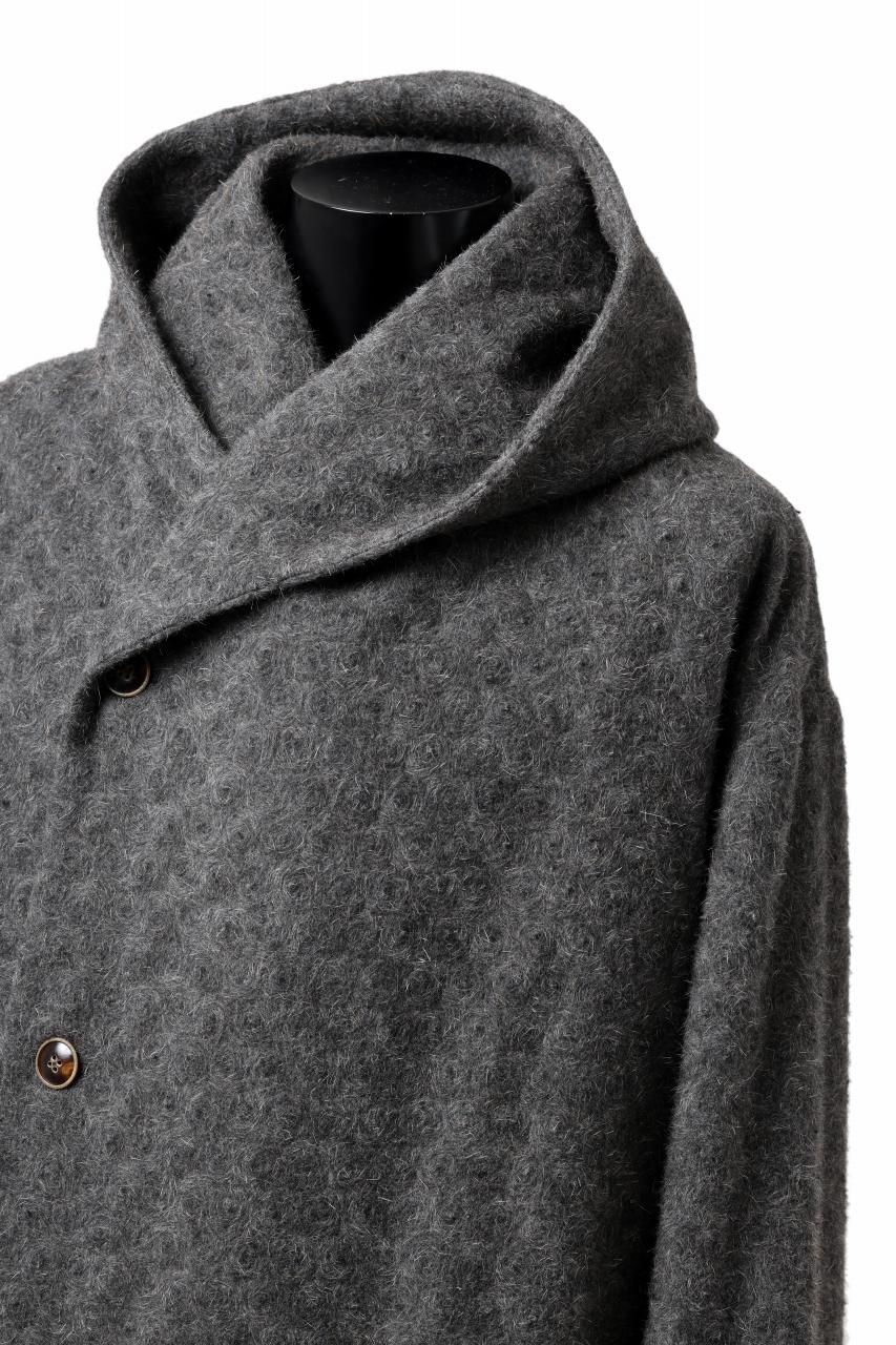 画像をギャラリービューアに読み込む, YUTA MATSUOKA wrap hooded coat / quill texture wool (dark gray)