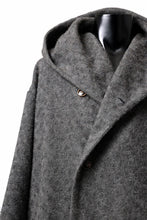 画像をギャラリービューアに読み込む, YUTA MATSUOKA wrap hooded coat / quill texture wool (dark gray)
