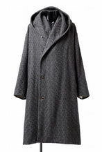 画像をギャラリービューアに読み込む, YUTA MATSUOKA wrap hooded coat / quill texture wool (dark gray)