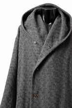 画像をギャラリービューアに読み込む, YUTA MATSUOKA wrap hooded coat / quill texture wool (dark gray)