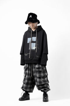 画像をギャラリービューアに読み込む, A.F ARTEFACT HEM-STRING WIDE CARGO PANTS / OMBRE FLANNEL(BLACK x WHITE)