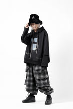 画像をギャラリービューアに読み込む, A.F ARTEFACT HEM-STRING WIDE CARGO PANTS / OMBRE FLANNEL(BLACK x WHITE)