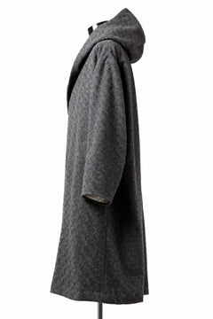 画像をギャラリービューアに読み込む, YUTA MATSUOKA wrap hooded coat / quill texture wool (dark gray)