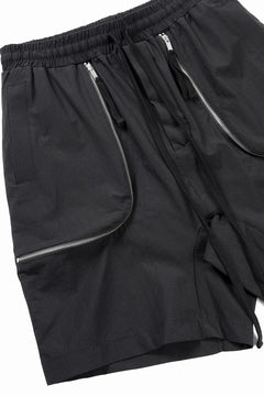 Load image into Gallery viewer, thom/krom ZIP DETAIL SHORTS / RIPSTOP STRETCH NYLON (BLACK)