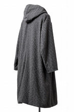 画像をギャラリービューアに読み込む, YUTA MATSUOKA wrap hooded coat / quill texture wool (dark gray)