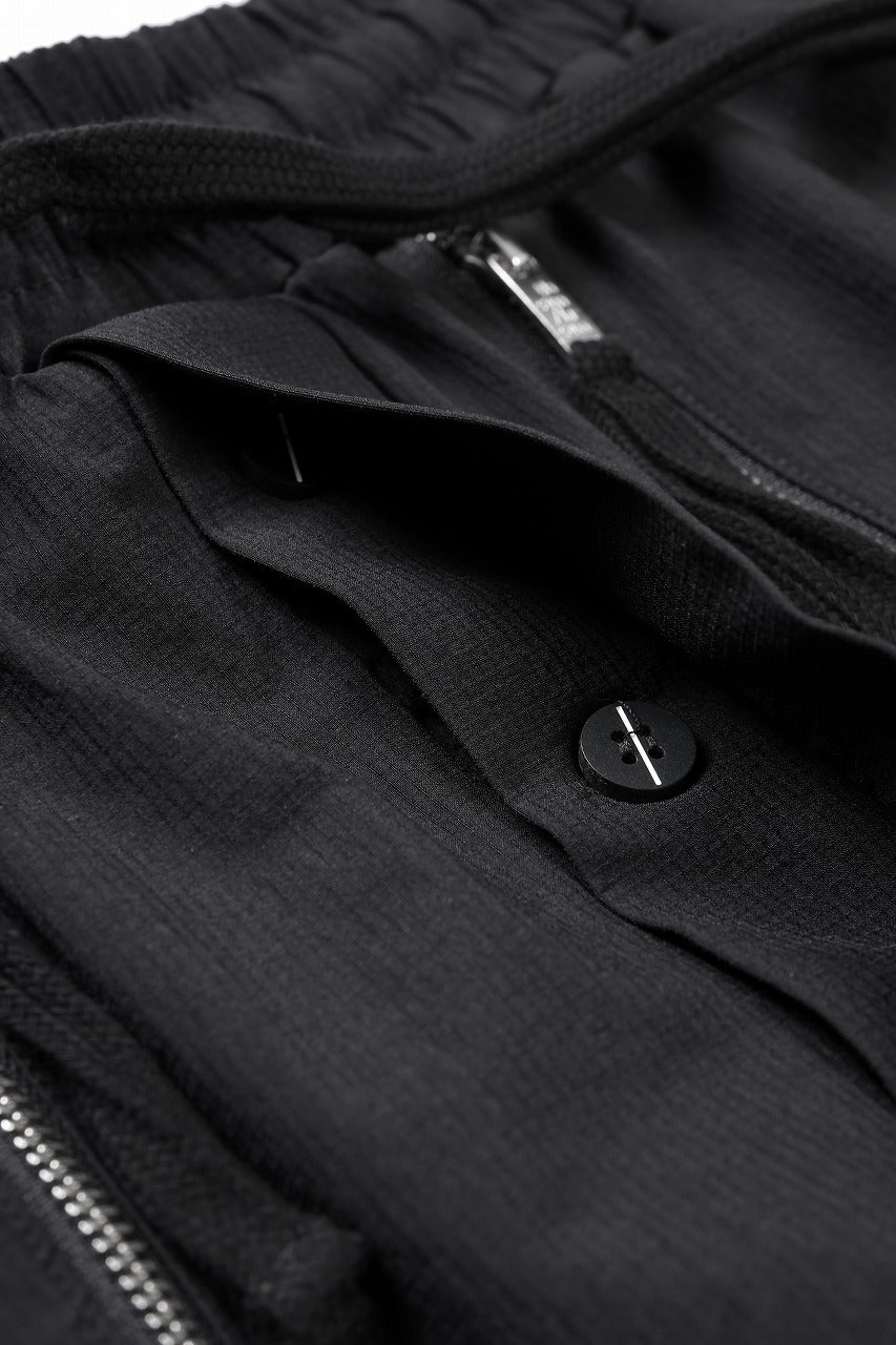 Load image into Gallery viewer, thom/krom ZIP DETAIL SHORTS / RIPSTOP STRETCH NYLON (BLACK)