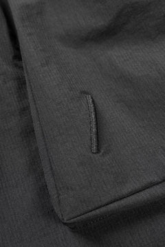 Load image into Gallery viewer, thom/krom ZIP DETAIL SHORTS / RIPSTOP STRETCH NYLON (BLACK)