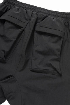 Load image into Gallery viewer, thom/krom ZIP DETAIL SHORTS / RIPSTOP STRETCH NYLON (BLACK)