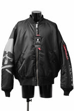 Load image into Gallery viewer, mastermind WORLD x ALPHA INDUSTRIES RIVERSIBLE MA-1 JACKET (BLACK)
