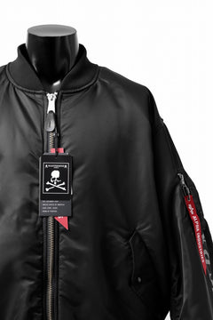 Load image into Gallery viewer, mastermind WORLD x ALPHA INDUSTRIES RIVERSIBLE MA-1 JACKET (BLACK)