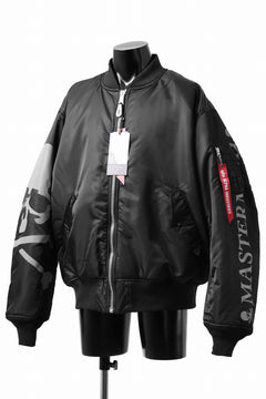 Load image into Gallery viewer, mastermind WORLD x ALPHA INDUSTRIES RIVERSIBLE MA-1 JACKET (BLACK)