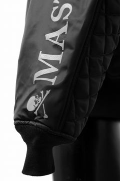 Load image into Gallery viewer, mastermind WORLD x ALPHA INDUSTRIES RIVERSIBLE MA-1 JACKET (BLACK)