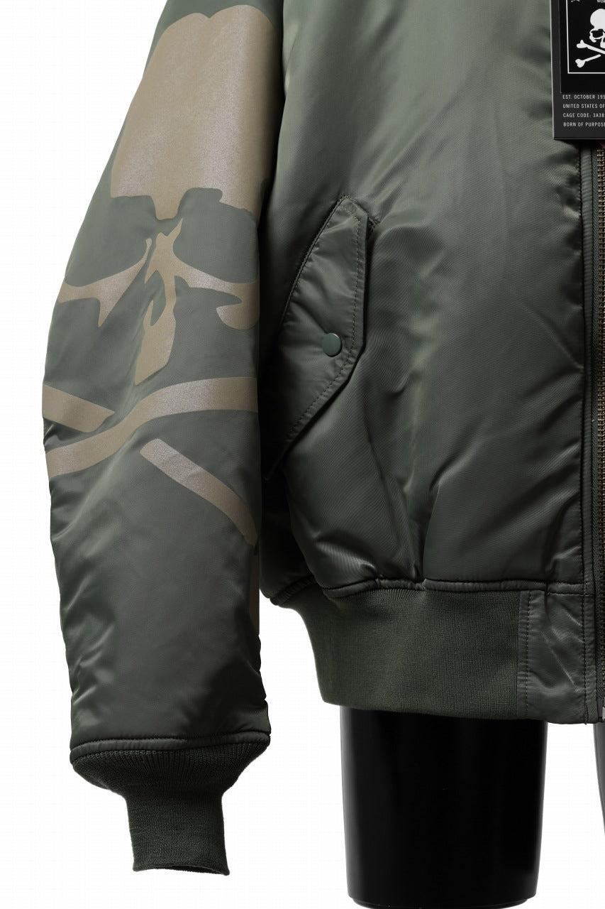 Load image into Gallery viewer, mastermind WORLD x ALPHA INDUSTRIES RIVERSIBLE MA-1 JACKET (OLIVE)
