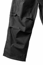 Load image into Gallery viewer, mastermind WORLD x ALPHA INDUSTRIES CARGO PANTS (BLACK)