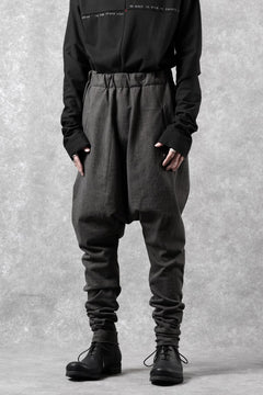 Load image into Gallery viewer, m.a+ elastic waist low crotch 2 pocket pants / P571/MJP1 (CARBON)