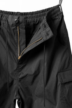 Load image into Gallery viewer, mastermind WORLD x ALPHA INDUSTRIES CARGO PANTS (BLACK)