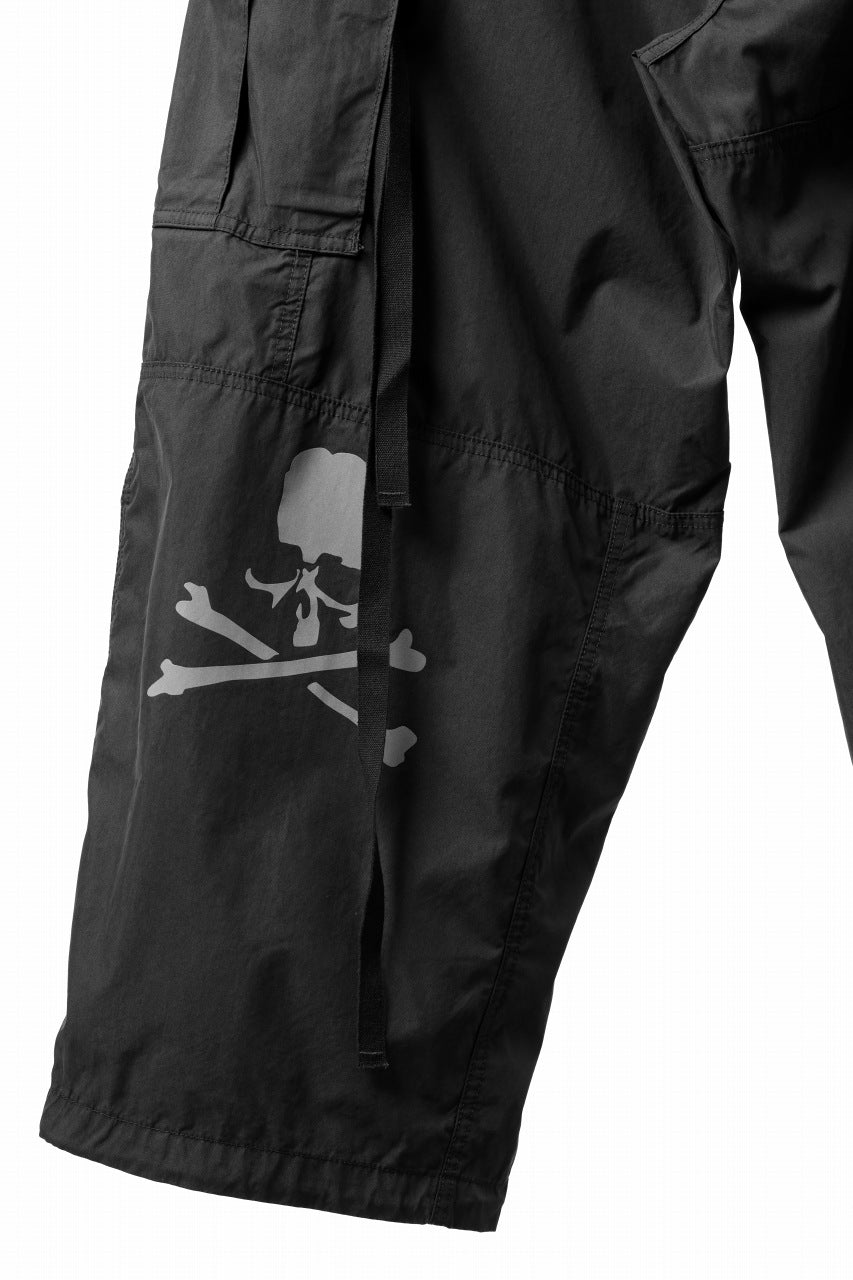 Load image into Gallery viewer, mastermind WORLD x ALPHA INDUSTRIES CARGO PANTS (BLACK)