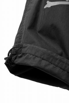 Load image into Gallery viewer, mastermind WORLD x ALPHA INDUSTRIES CARGO PANTS (BLACK)