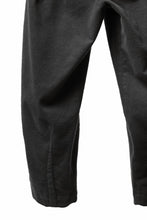 Load image into Gallery viewer, CAPERTICA BALLOON PANTS / NAPPING MOLESKIN (CHARCOAL)