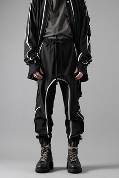 画像をギャラリービューアに読み込む, thom/krom DROP CROTCH TROUSERS / ELASTIC NYLON + REFLECTION PIPING (BLACK)