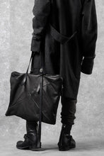 Load image into Gallery viewer, m.a+ large folder bag / BE170/SY1.0 (BLACK)