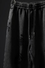 画像をギャラリービューアに読み込む, Feng Chen Wang GREY RIPPED JERSEY SWEATPANTS (GREY)