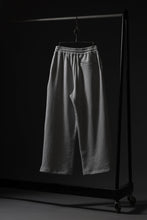 画像をギャラリービューアに読み込む, Feng Chen Wang PANELLED STRAIGHT SWEATPANTS (GREY)